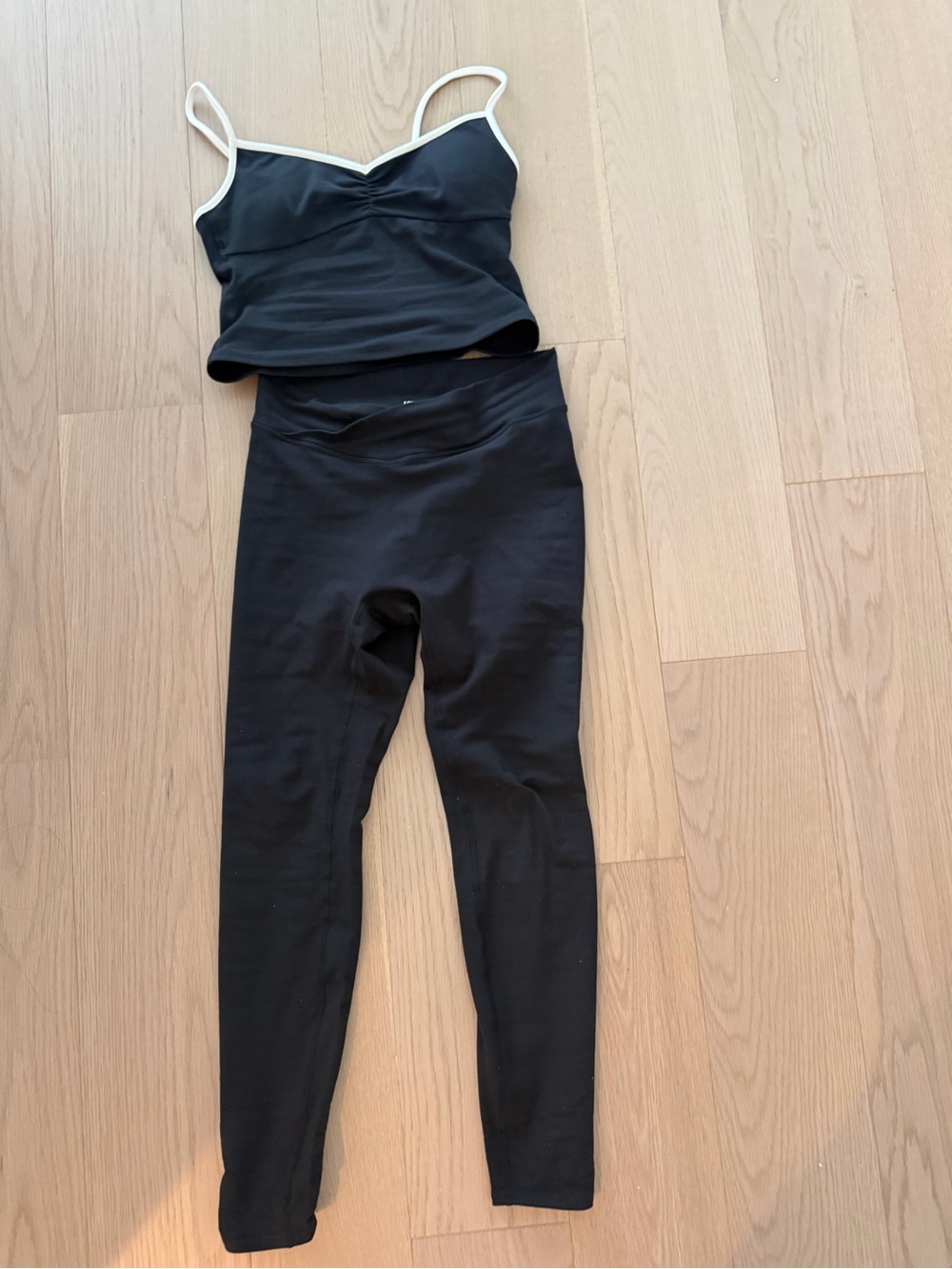 437 Matching Athleisure Set: The V Legging & Ballet Tank in Black Size Medium - Picture 9 of 10